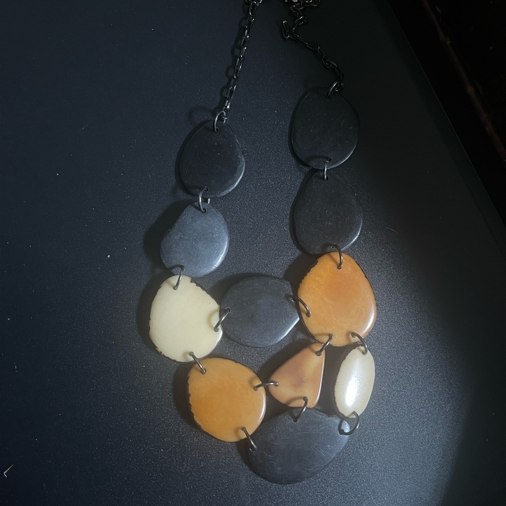 Source Unknown Black and Tan Cascading Necklace